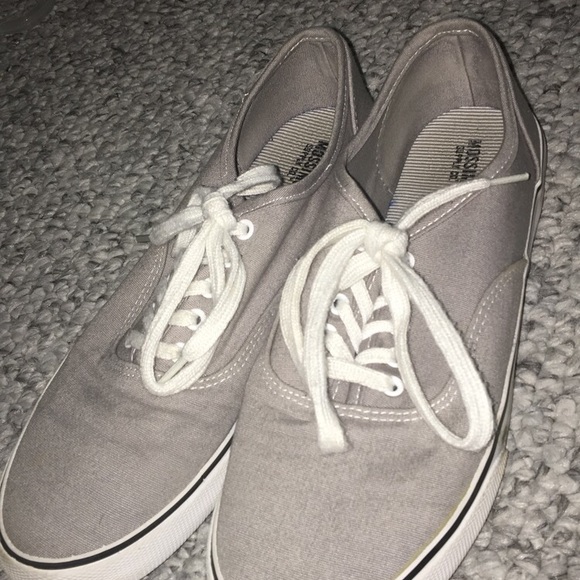 Grey knock off vans - Picture 1 of 1